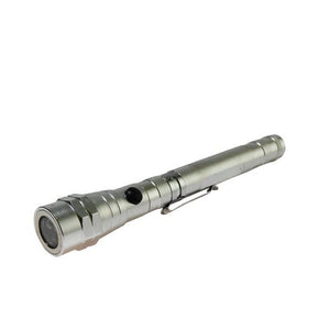 Silberne, glänzende, ausfahrbare Taschenlampe mit silbernem Clip von der Seite
