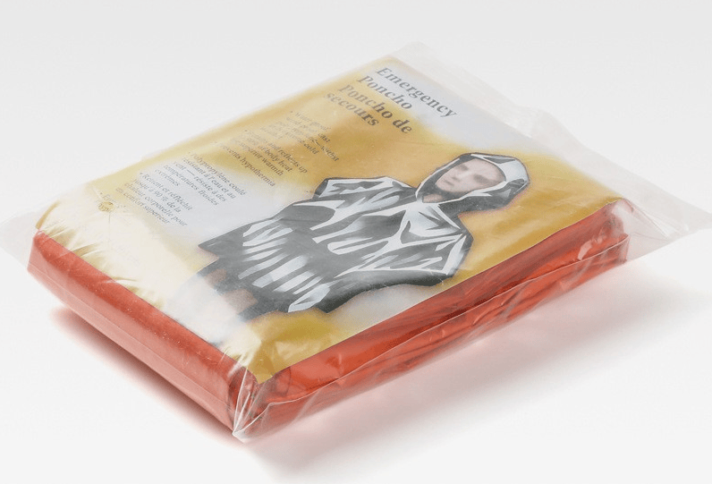 Alu-Poncho in transparenter Plastikverpackung
