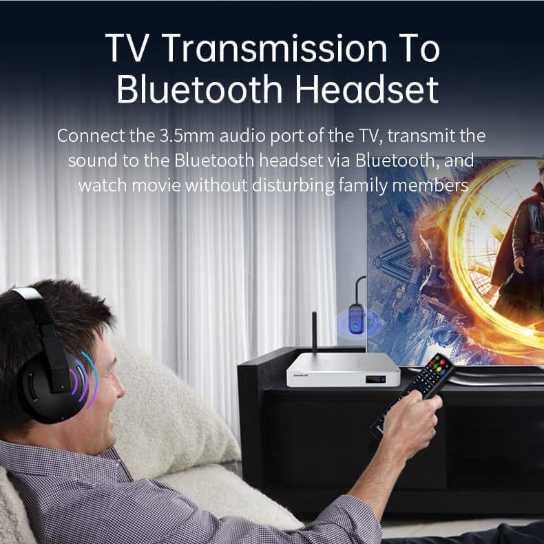Schwarzer Bluetooth Adapter in einem Anwendungsbeispiel mit Fernseher