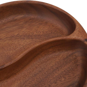 Herangezoomtes Bild an das Holz der Servierplatte