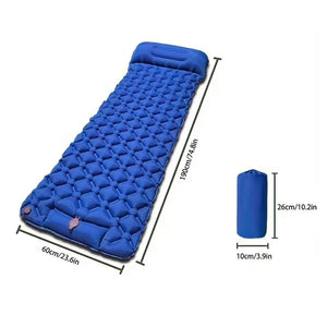 Blaue Camping-Matratze mit den Massen bei aufgeblasenem und eingepacktem Zustand