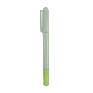 Hellgrüner Fineliner und Textmarker von der Seite