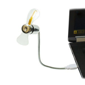 Weisser Ventilator mit USB-Anschluss und biegbarem Kabel an einem Laptop angeschlossen
