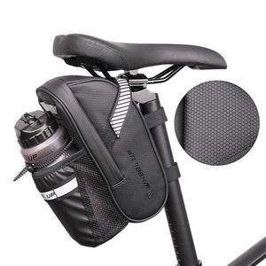 Schwarze Fahrraddatteltasche mit Getränkefach von der Seite