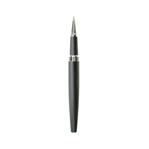 Eleganter, schwarzer Stift mit dem Deckel ab und silbernen Details