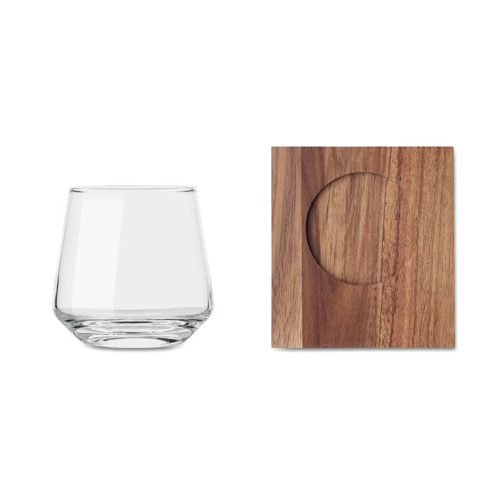 Glas mit Untersetzer