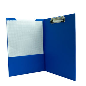 Blaue Klemmbrettmappe aufgeklappt