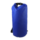 Blaue Trockentasche mit Schwarzem Verschluss und schwarzem Schultergurt