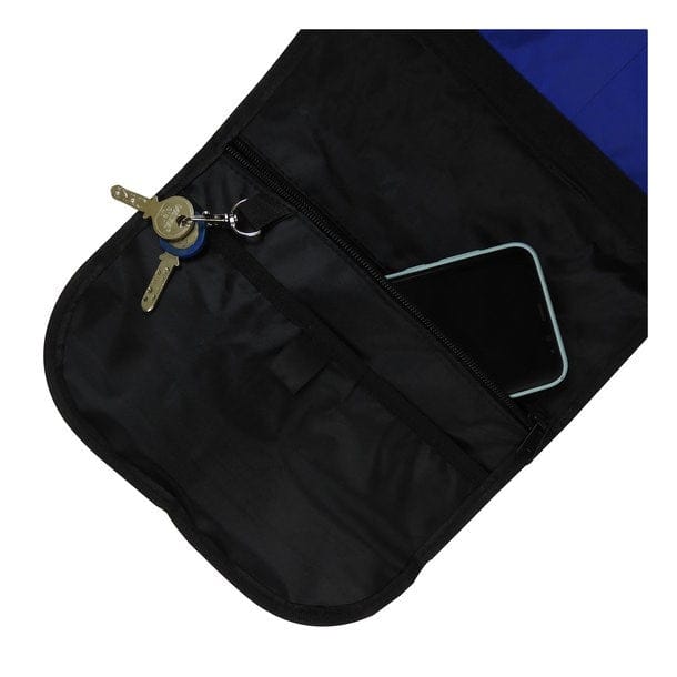 Schwarz-blaue Trockentasche von innen mit Schlüsselhalter und Handyfach