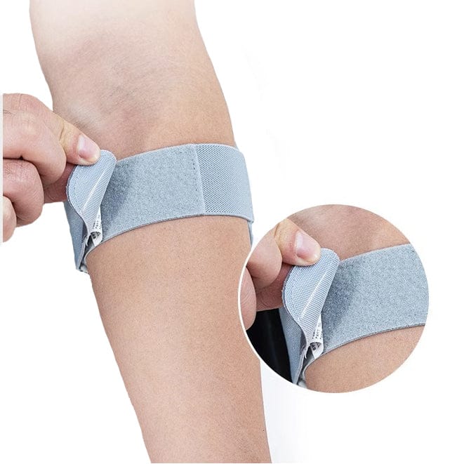 Weisse Ellenbogenbandage in einem zweiten Anwendungsbeispiel