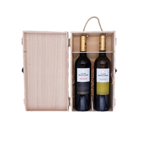 Holzkiste, in Anwendungsbeispiel, für Wein mit schwarzer Aufschrift und Burgabbildung
