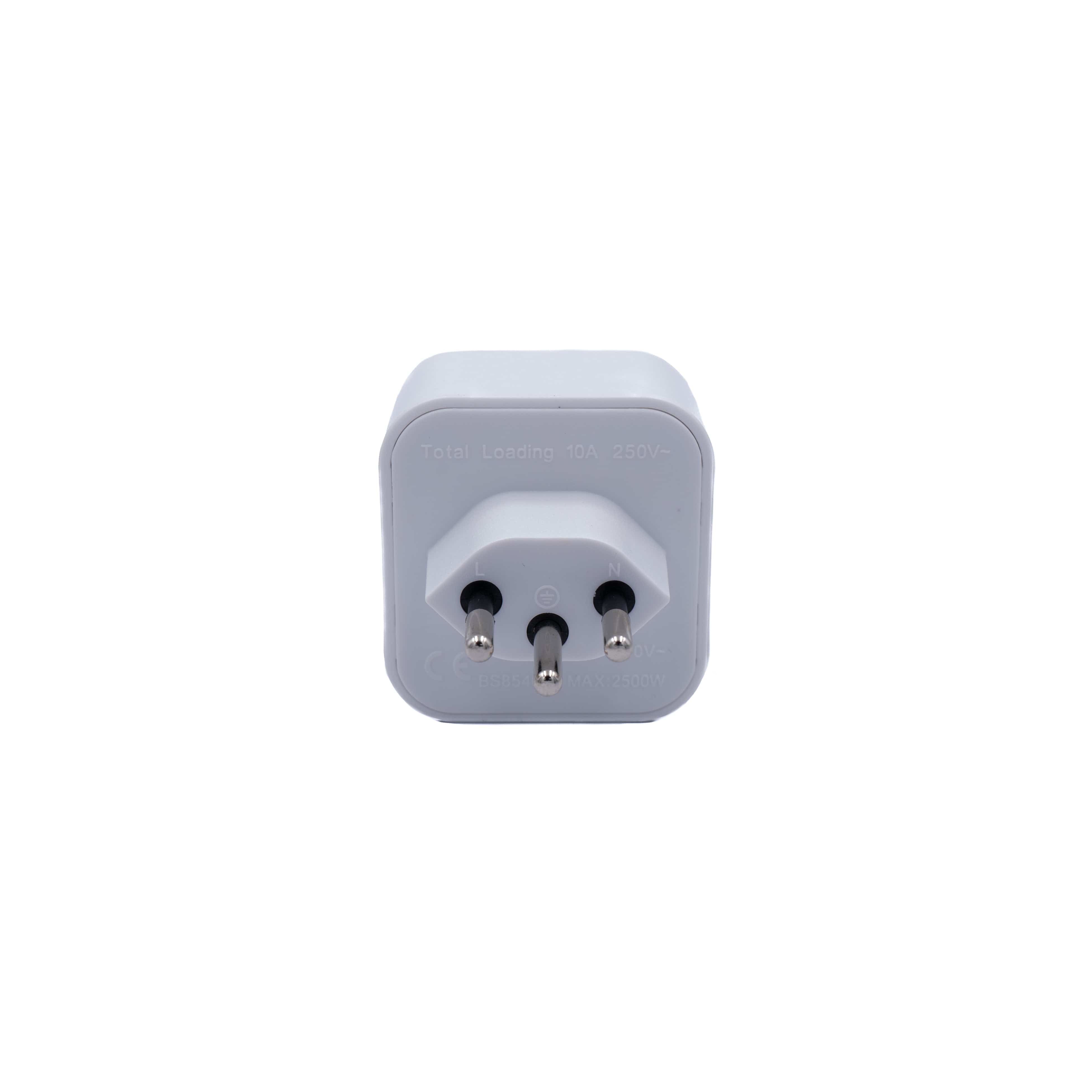 Weisser UK zu CH Steckdosenadapter von hinten