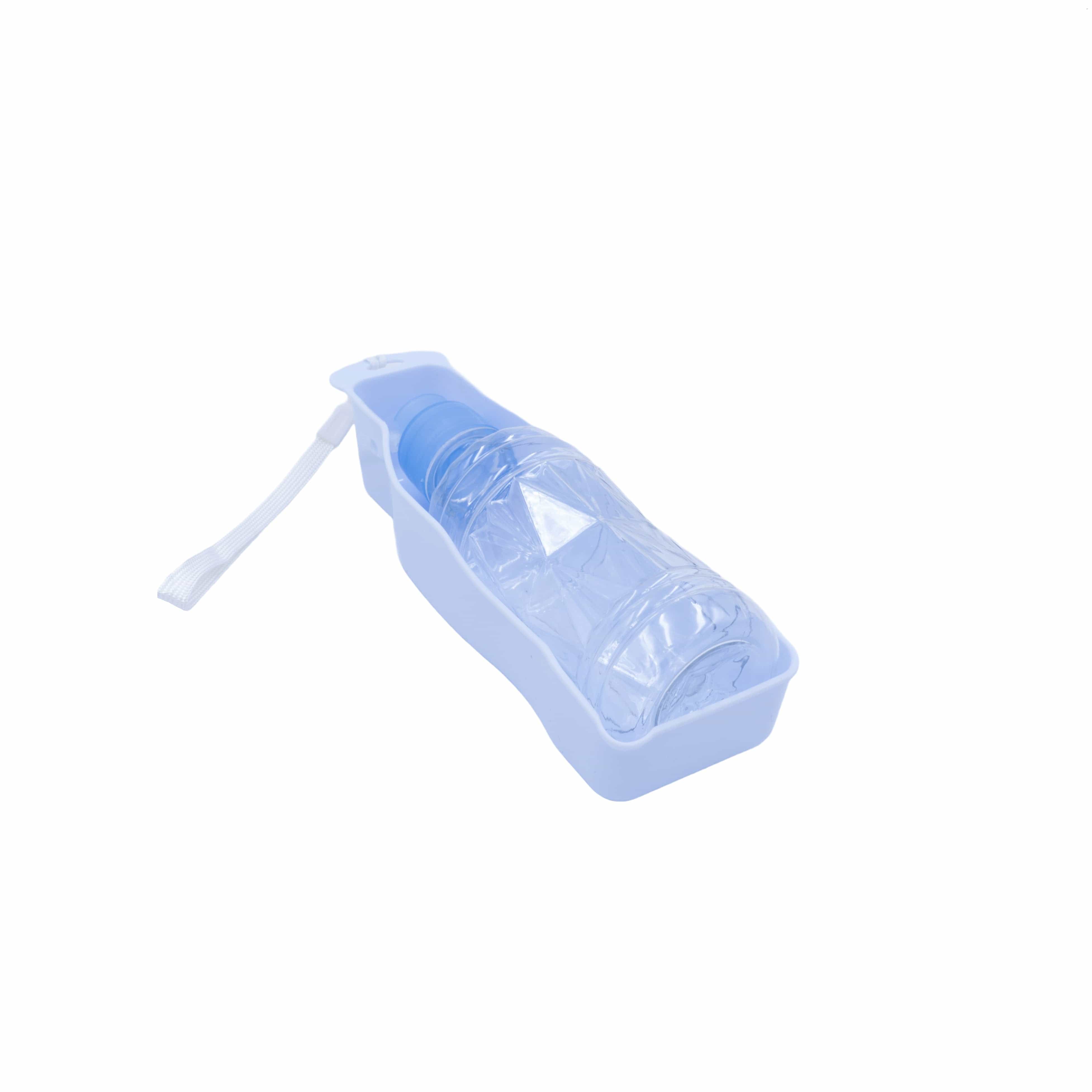Hellblaue, einklappbare Haustiertrinkflasche eingeklappt von der Seite