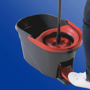 Anwendungsbeispiel wie man den Mopp auswringt