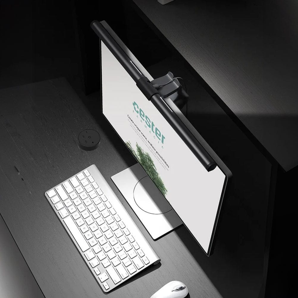 Schwarze Monitorleuchte mit Fernbedienung in einem anderen Anwendungsbeispiel