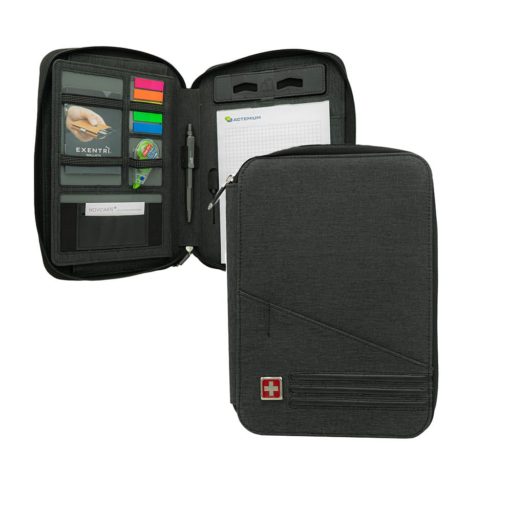 Schwarzer Organizer geöffnet und geschlossen mit Tip-Ex, Kartenfach, Post-Its, Stift, Notizblock und Powerbank