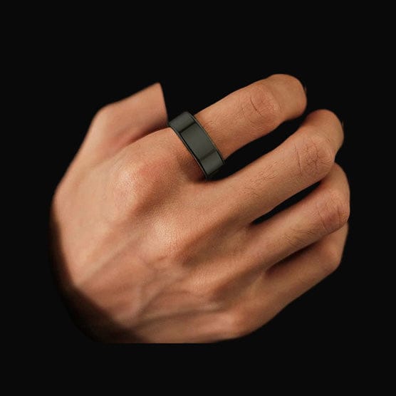 Schwarzer Smart Ring in einem Anwendungsbeispiel