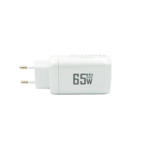 Weisser Super Fastcharger mit einem USB-C Anschluss und einem USB-A Anschluss von oben