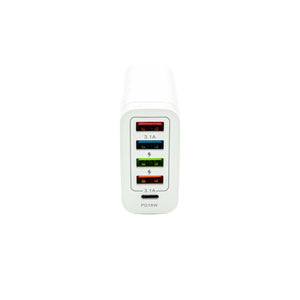 Weisser Fastcharger mit vier USB-A Anschlüssen und einem USB-C Anschluss von vorne