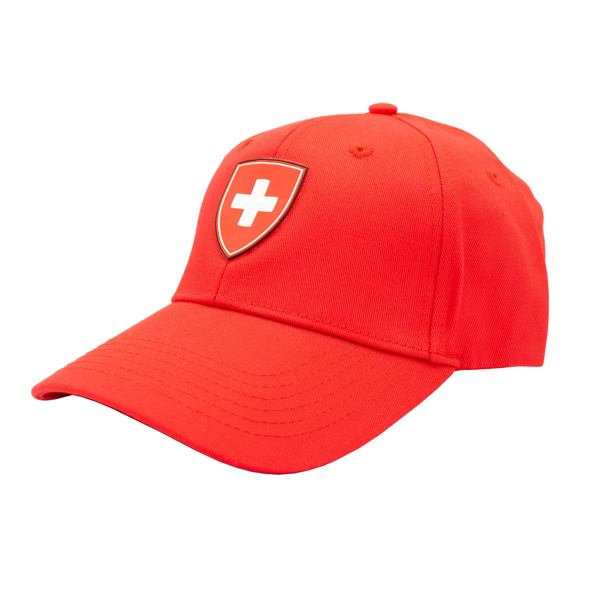 Rote Baseball Cap mit Schweizerwappen auf der Vorderseite schräg von vorne