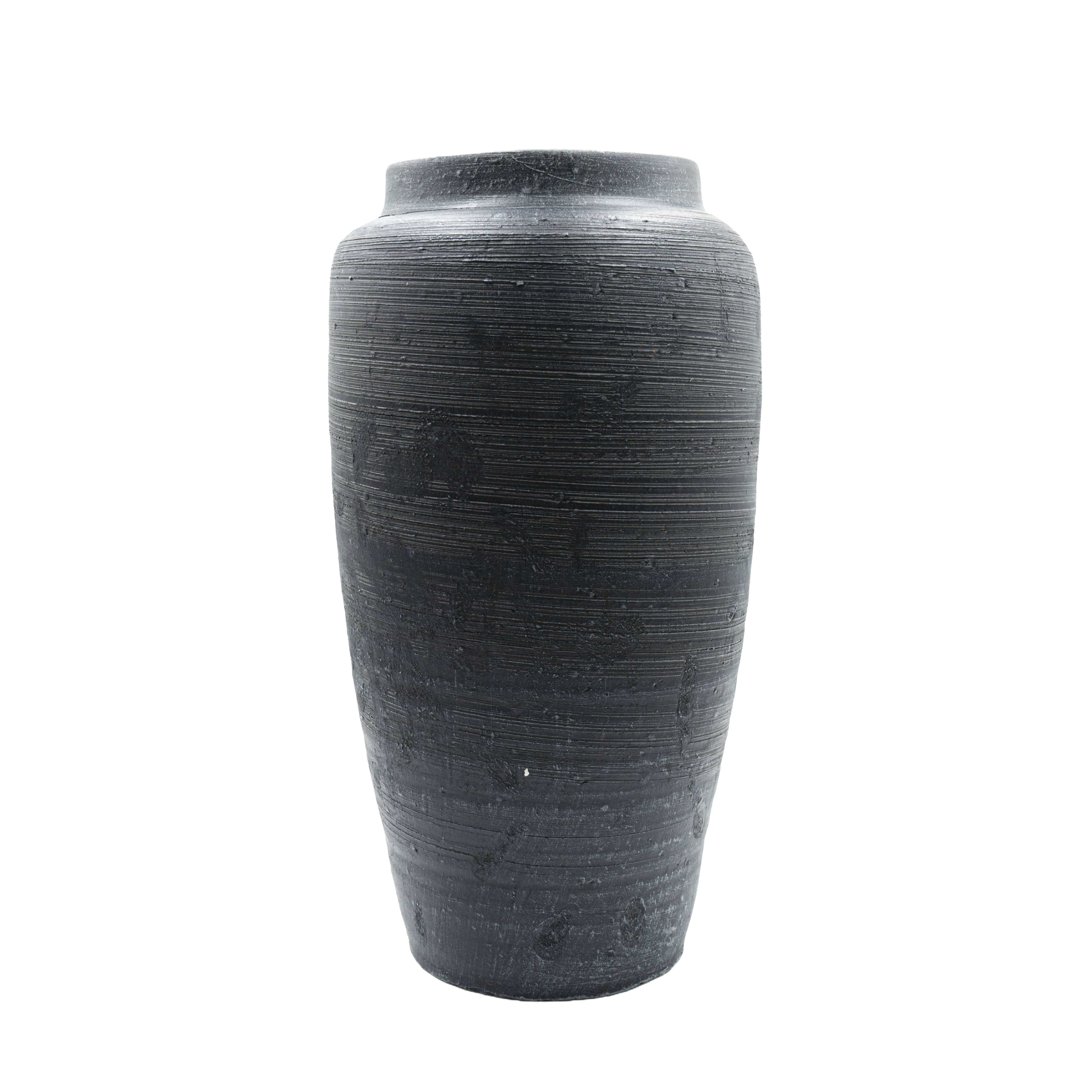Schwarze Vase von vorne