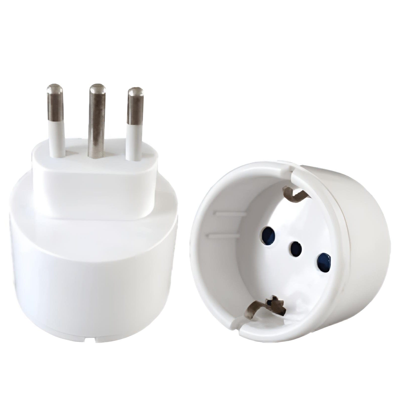 Weisser Steckdosen Adapter von IT zu DE