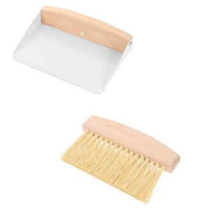 Weisses, hölzernes Tischkehrset