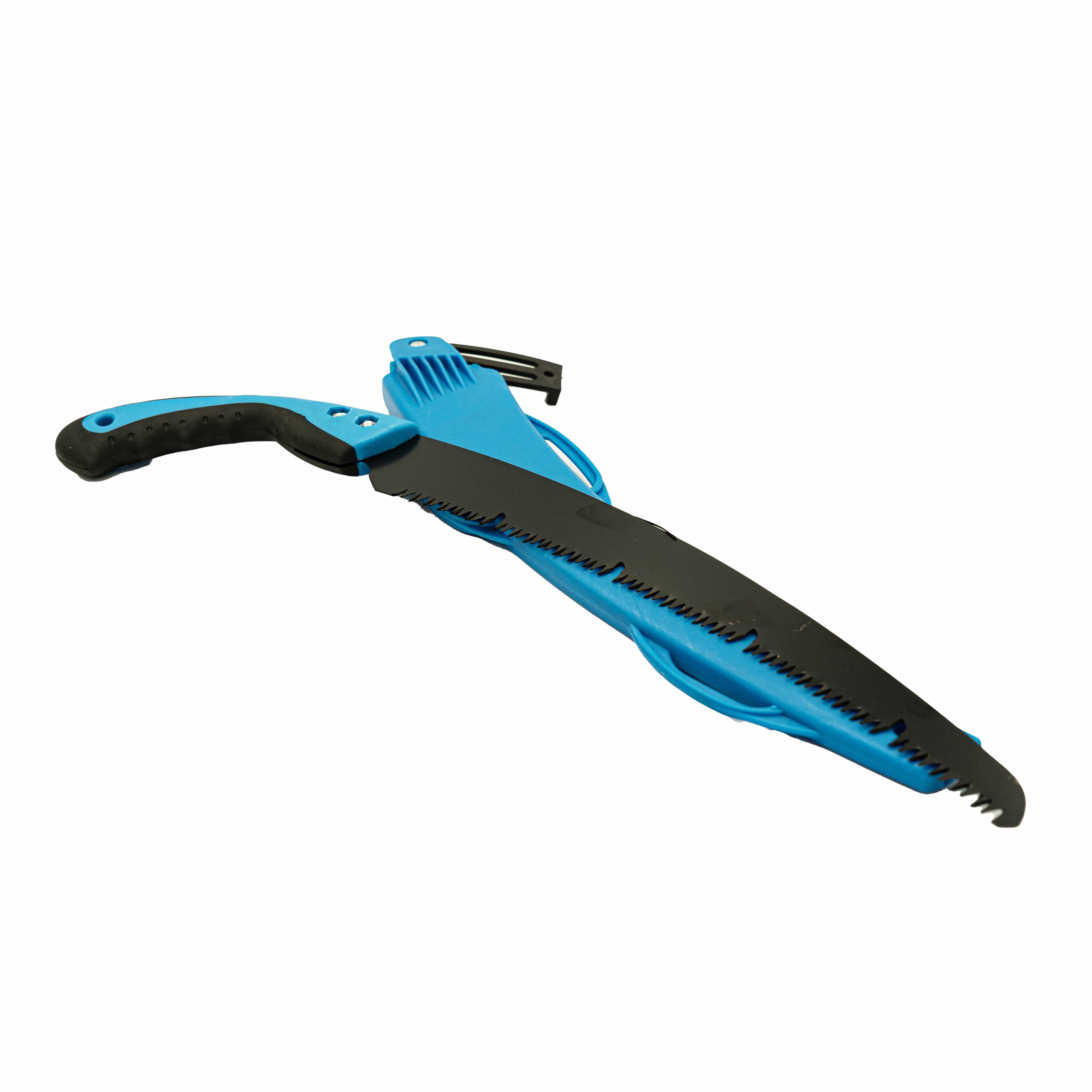 Ausgepackte blaue Baumsäge mit schwarzer Klinge auf der blauer Schutzabdeckung