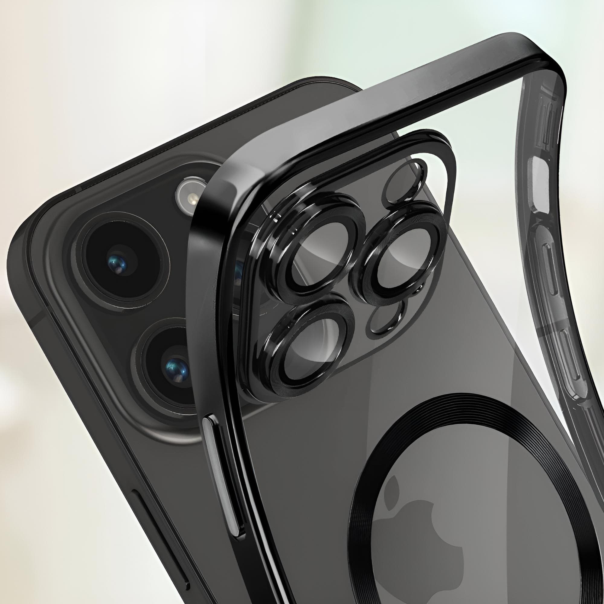 Transparente iPhone-Hülle mit schwarzer Umrandung in einem Anwendungsbeispiel mit einem iPhone 16 Pro Max in schwarz