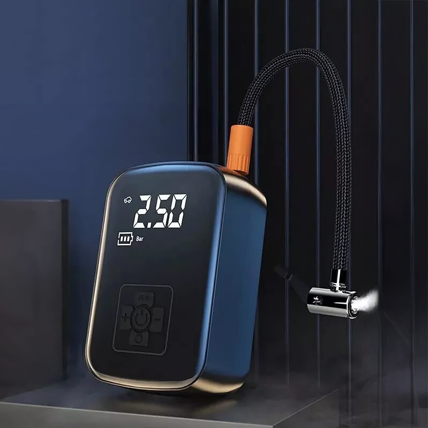 Elektrische, schwarze Luftpumpe mit digital-Anzeige und integrierter Powerbank auf dunklem Hintergrund