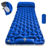 Blaue, aufgeblasene Camping-Matratze