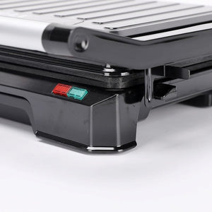 Herangezoomtes Bild an die Stütze des elektrischen Grills