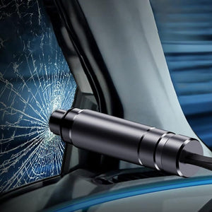 Zweites Anwendungsbeispiel des Auto Nothammers bei einer Autoscheibe