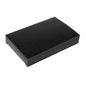 Schwarze Kartonverpackung