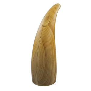 Schlichter Desinfektionsspender aus Holz mit kleinem durchsichtigen Fenster von hinten