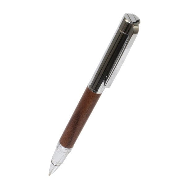 Silberner Kugelschreiber mit Holzdesign schräg von hinten
