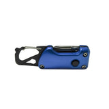 Blauer Karabiner mit schwarzen und silbernen Details und einer integrierten Taschenlampe