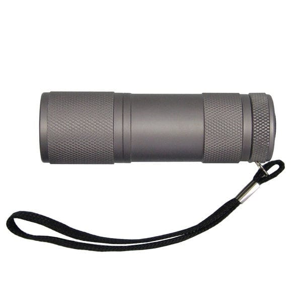 Graue Taschenlampe mit schwarzer Schnur von der Seite