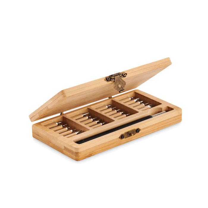 Lot de 24 outils