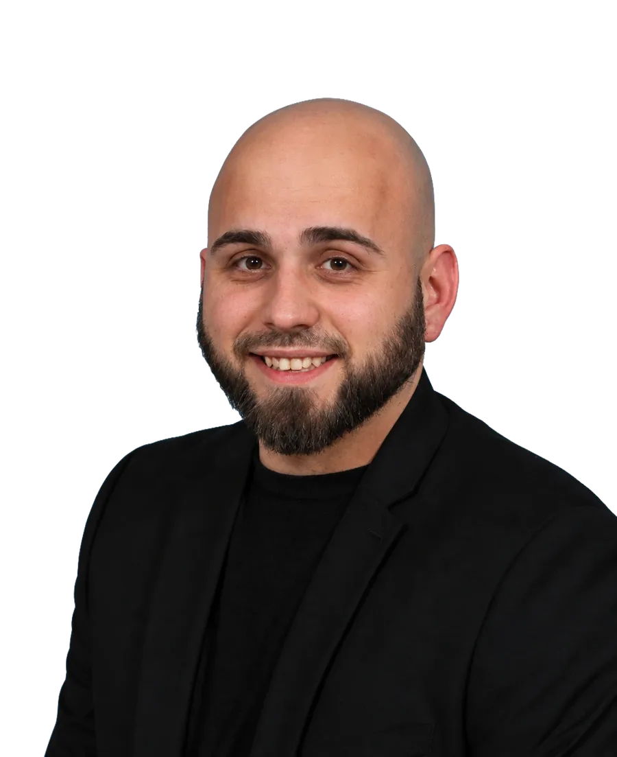 Shefqet, Leitung E-Commerce & Innendienst